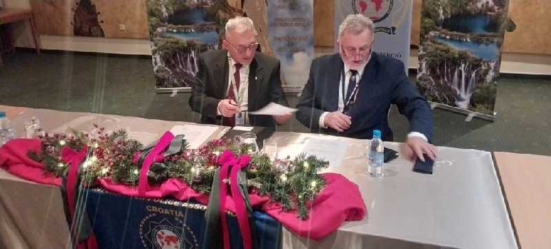 Potpisan Sporazum suradnje dvaju klubova IPA Ličko-senjske ( Croatia ) i IPA Szeged ( Mađarska ) Potpisan Sporazum suradnje dvaju klubova IPA Ličko-senjske ( Croatia ) i IPA Szeged ( Mađarska )