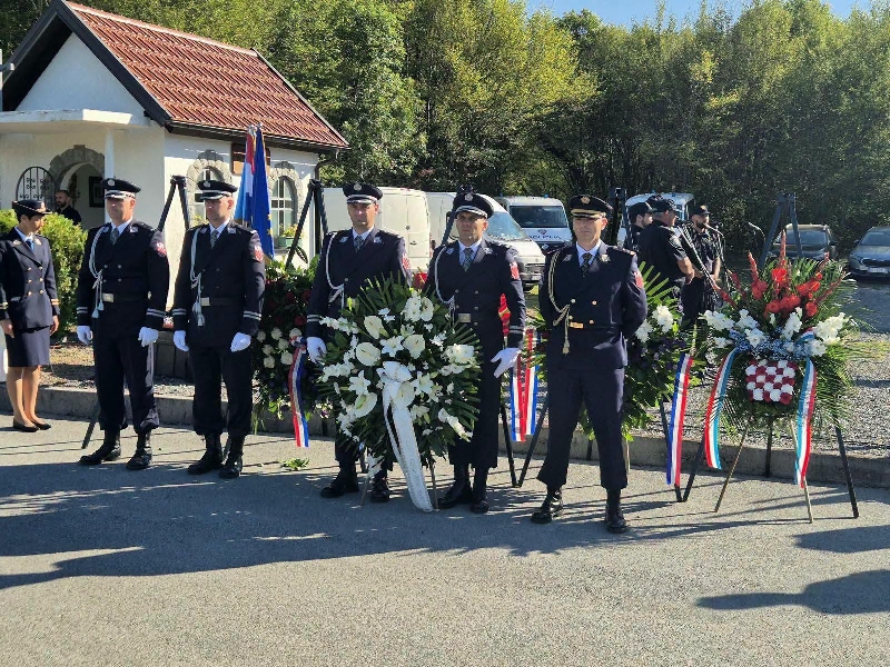 U Žutoj Lokvi svečano obilježena 35. godišnjica pogibije 4 policijska službenika