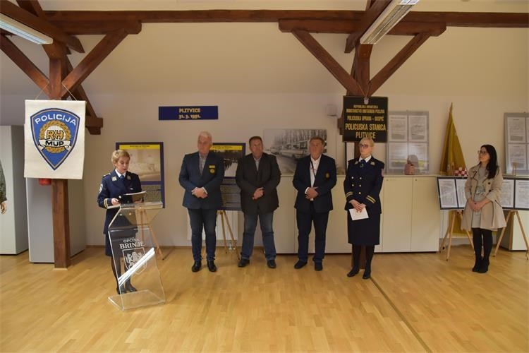 Izložba „Hrvatska policija u Domovinskom ratu – policija u obrani ličko-senjskog kraja“ otvorena u Brinju