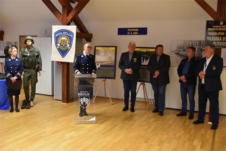 Izložba „Hrvatska policija u Domovinskom ratu – policija u obrani ličko-senjskog kraja“ otvorena u Brinju