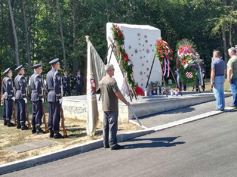 U Rizvanuši obilježen Dan sjećanja