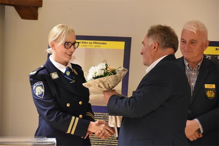 Izložba „Hrvatska policija u Domovinskom ratu – policija u obrani ličko-senjskog kraja“ otvorena u Brinju