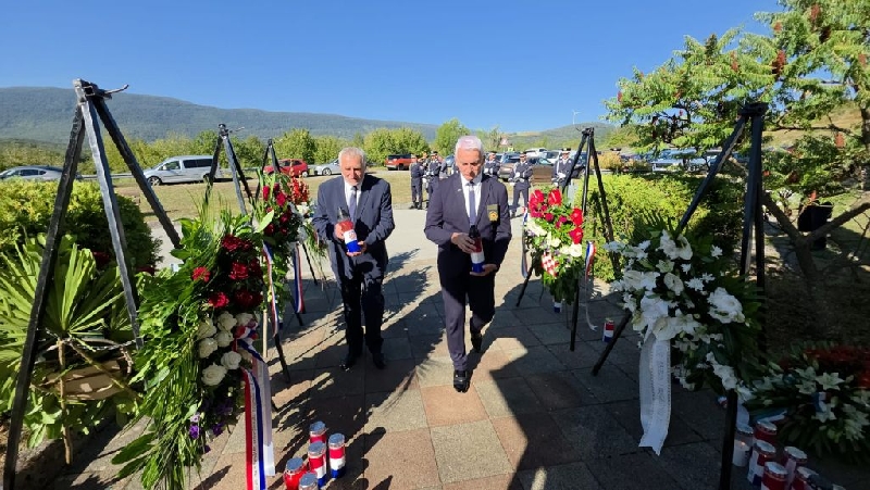 U Žutoj Lokvi svečano obilježena 35. godišnjica pogibije 4 policijska službenika