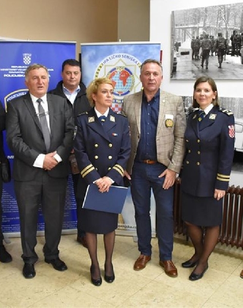 Izložba „Hrvatska policija u Domovinskom ratu – policija u obrani ličko-senjskog kraja“ otvorena je u Gospiću do 31. listopada 2022