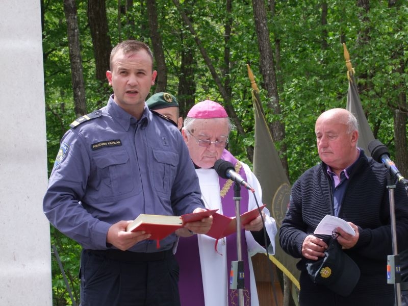 Svečano otkriveno spomen-obilježje „Velebitskim junacima“