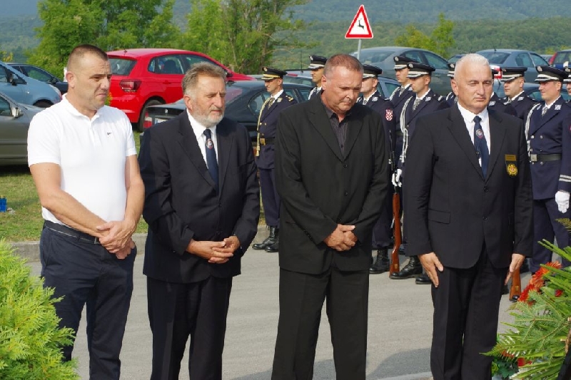 Ministar Davor Božinović prisustvovao obilježavanju 28. godišnjice pogibije četvorice hrvatskih redarstvenika u Žutoj Lokvi