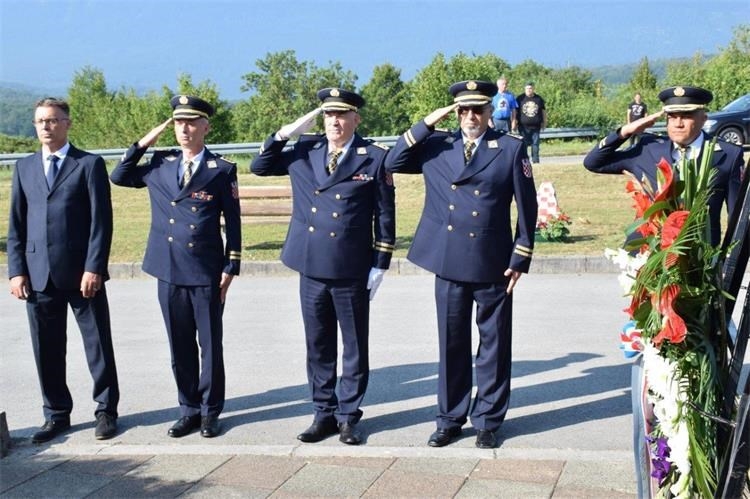 U Žutoj Lokvi obilježena 32. godišnjica pogibije četvorice policijskih službenika